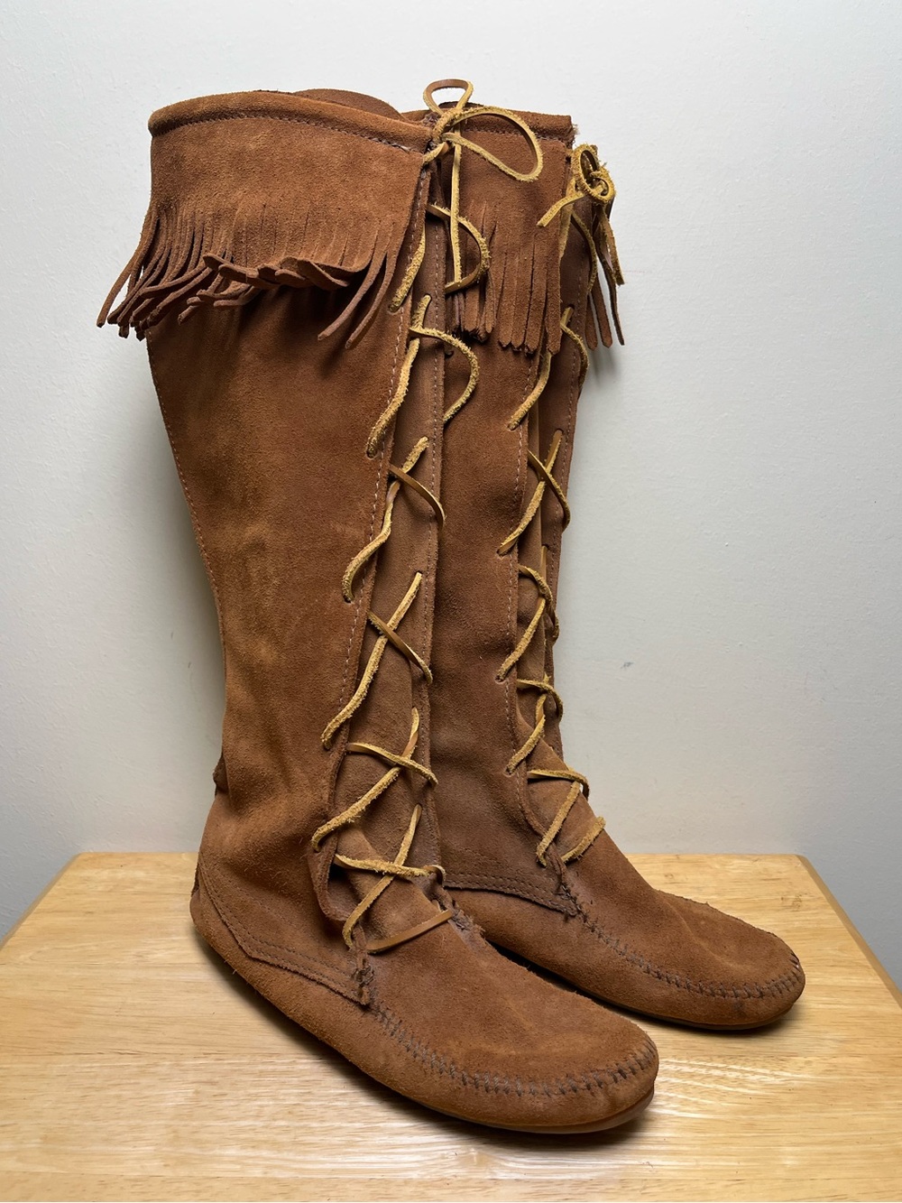 Minnetonka Suede Fringe Knee High Lace Up Moccasin Boots Brown Women’s Size 10